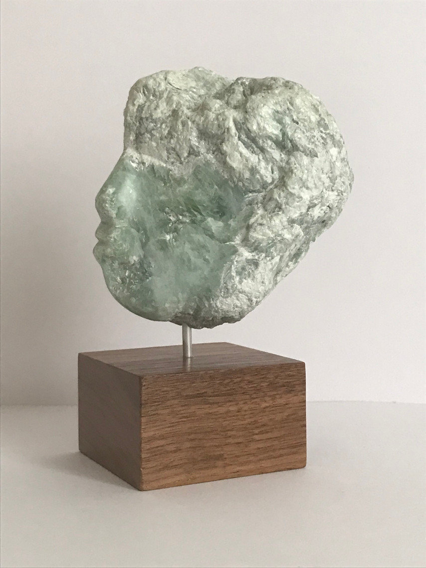 Jüngling 2020, Maß: 9 x 4,5 cm, Höhe: 11 cm Material: Speckstein